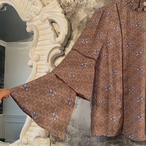 ONE OF A KIND Blouse w/ bell sleeve!